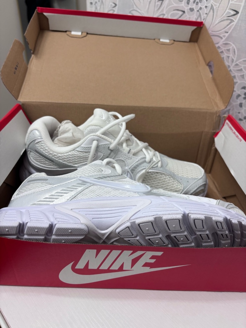 Nike V5 RNR sneaker - women’s - NWT